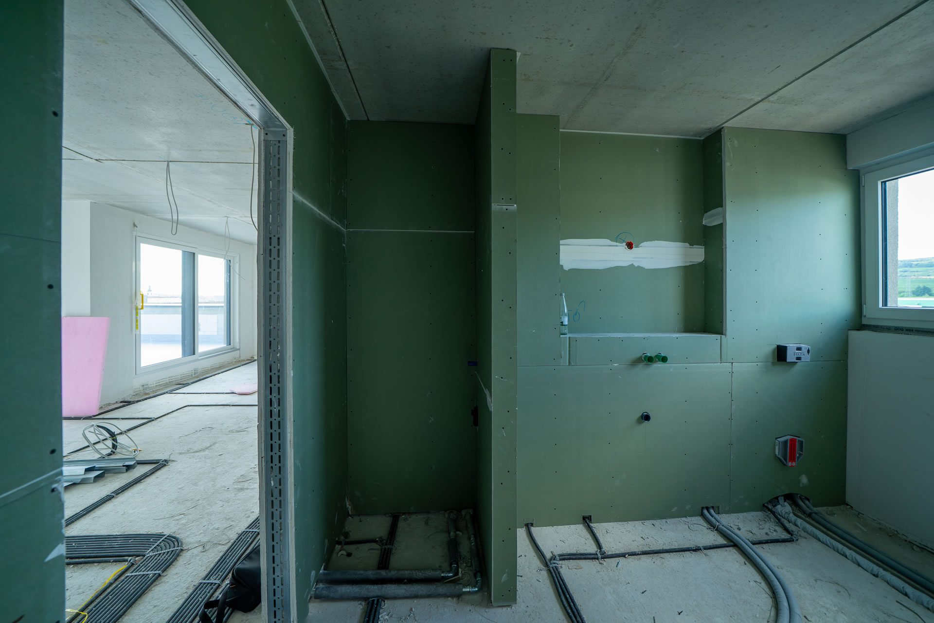 Trockenbauarbeiten, Elektro-, Sanitär- und Heizungsinstallationen